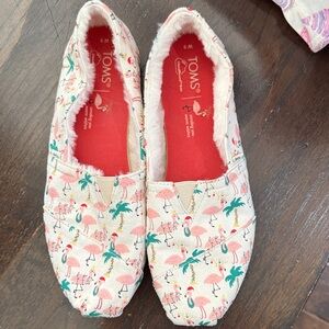 Women’s Tom’s shoes